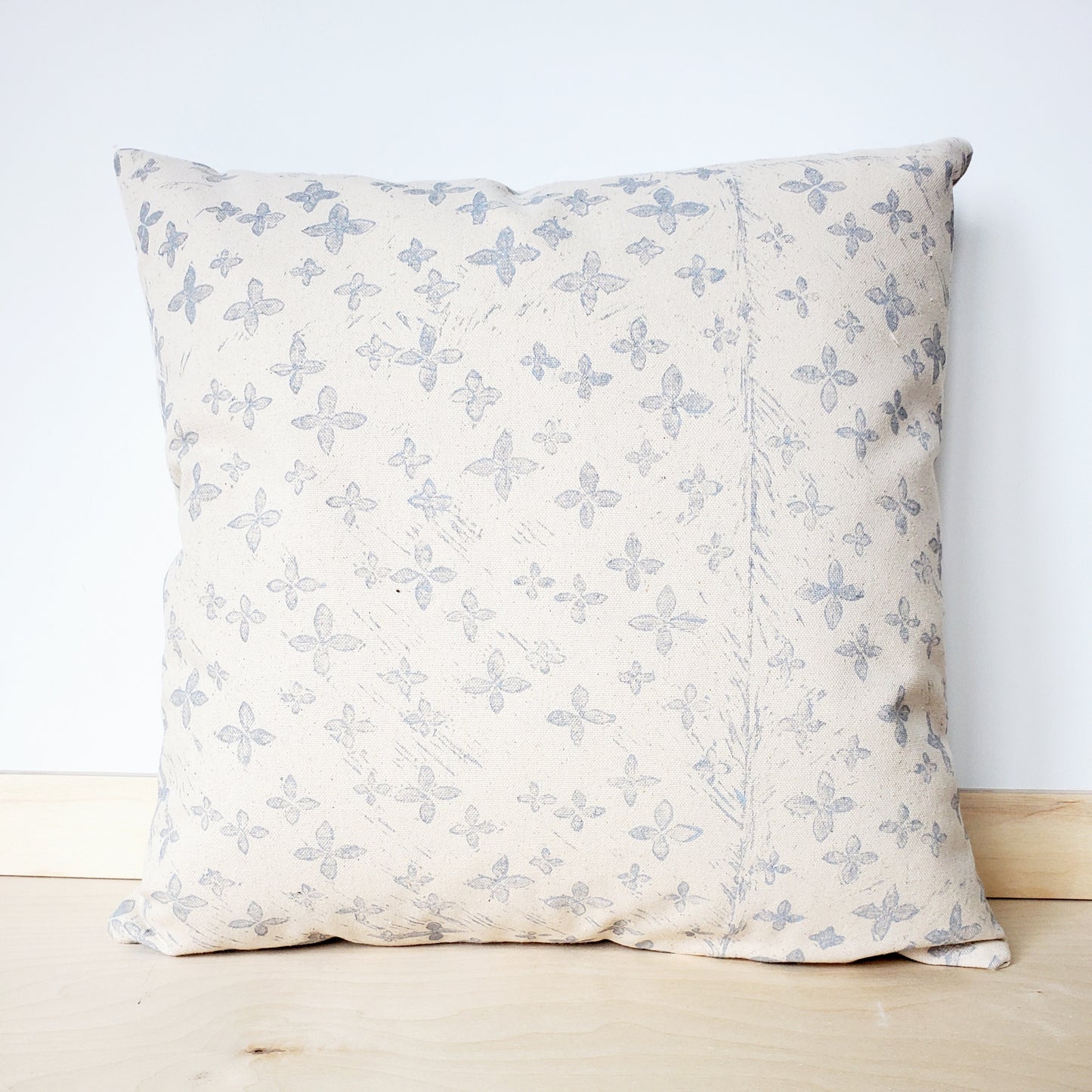 Hand-printed pillow - Floral