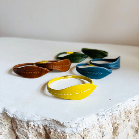 Leaf bracelet