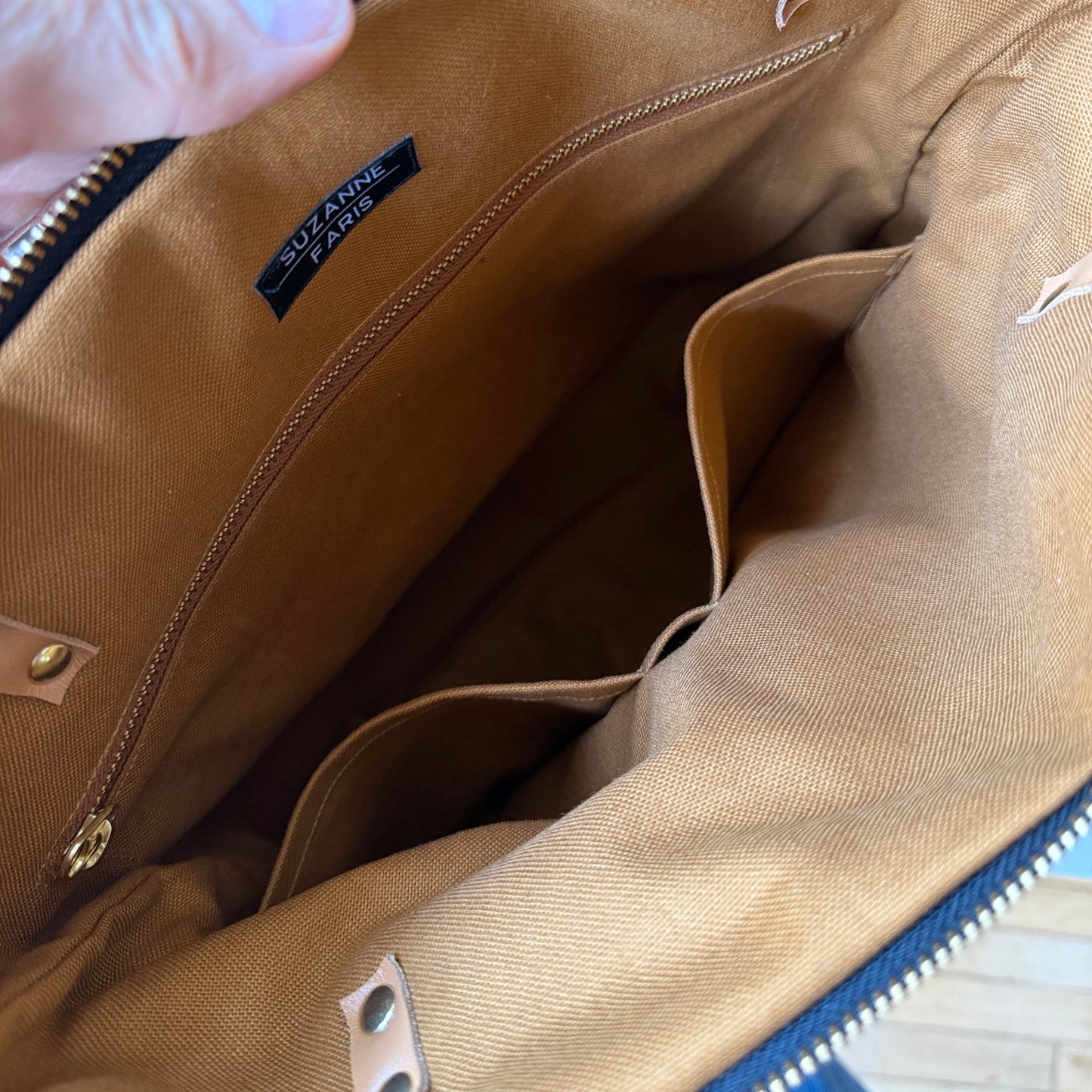 Luxury leather shoulder bag