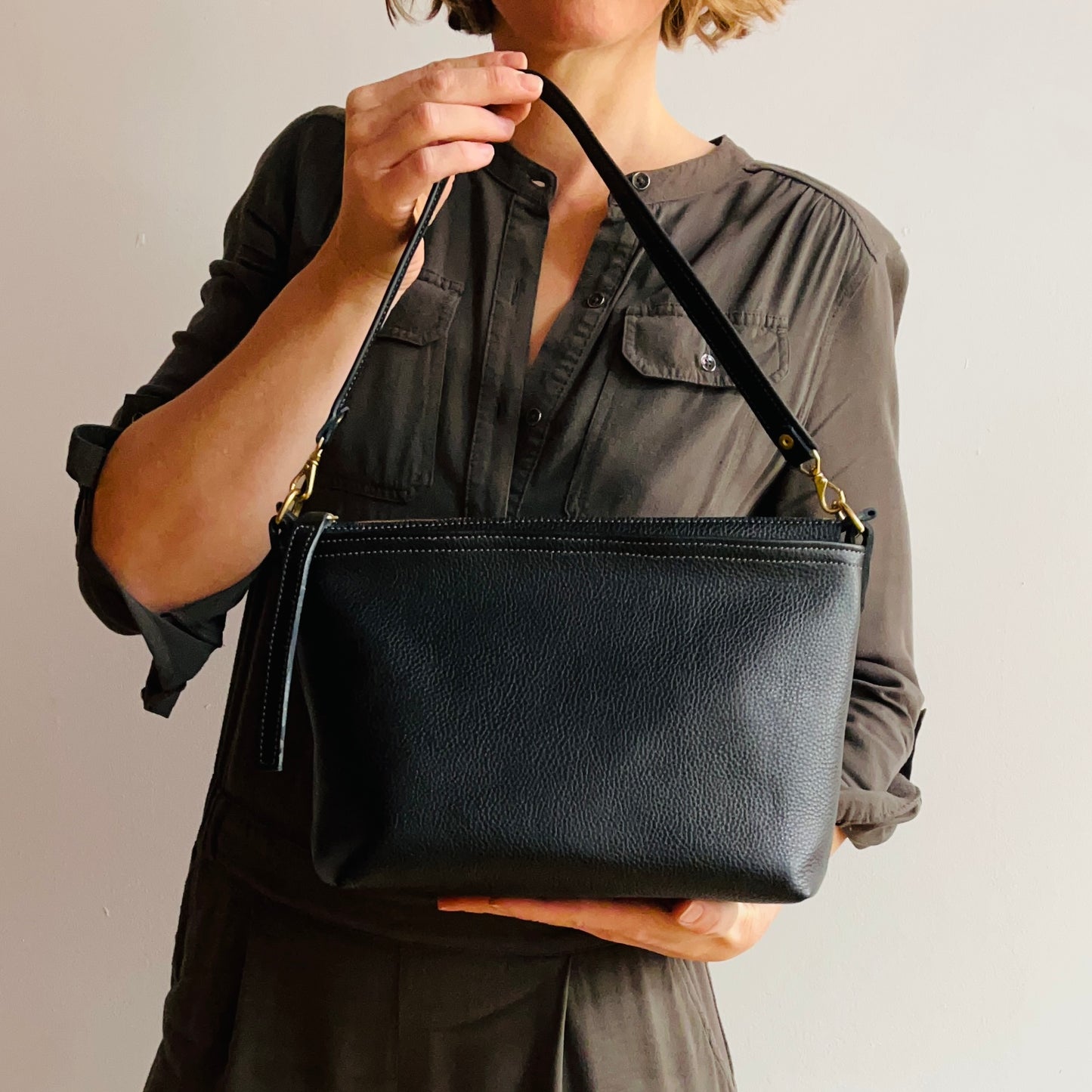Black leather bag - FIrst Class