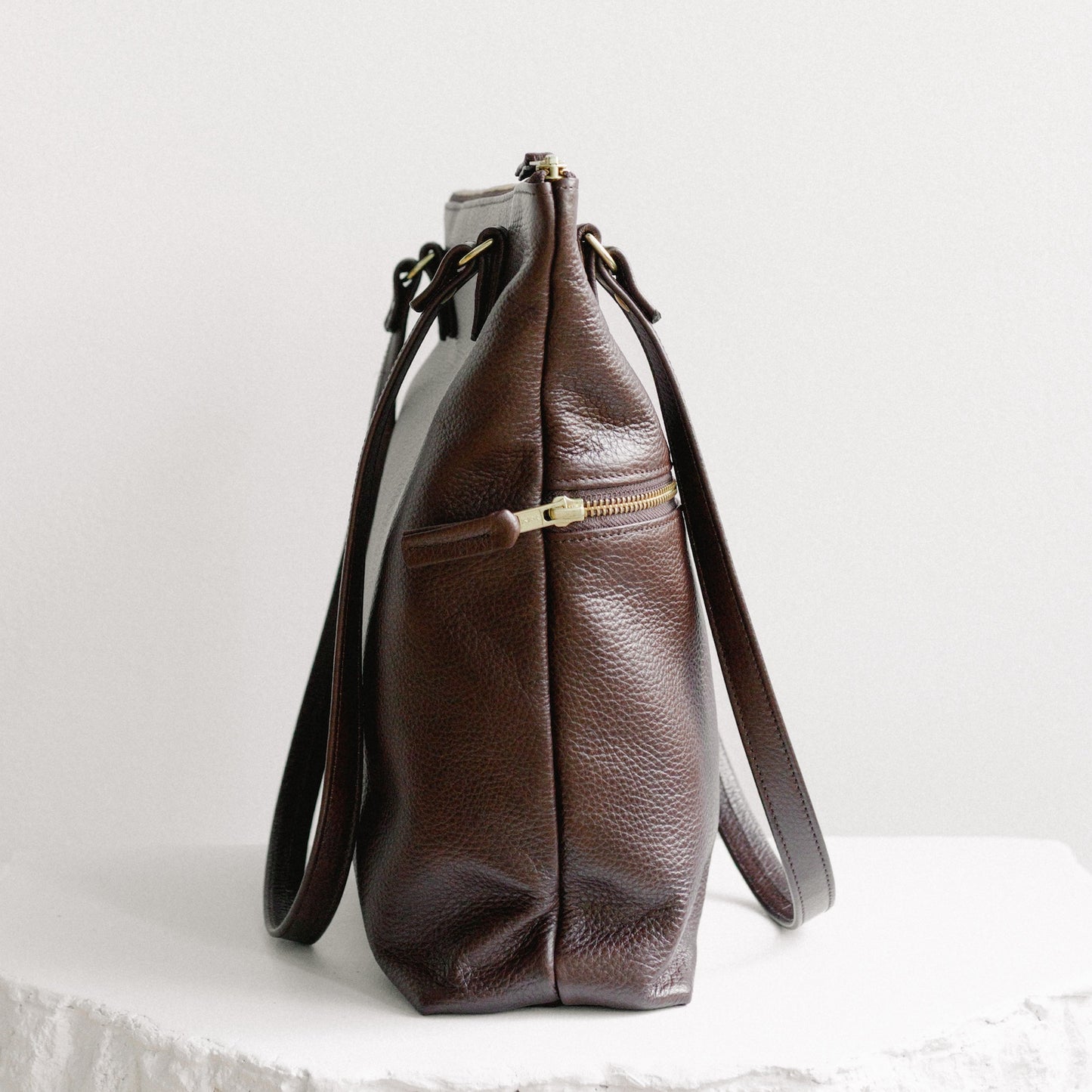 Luxury leather shoulder bag