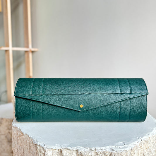 The Artifact clutch