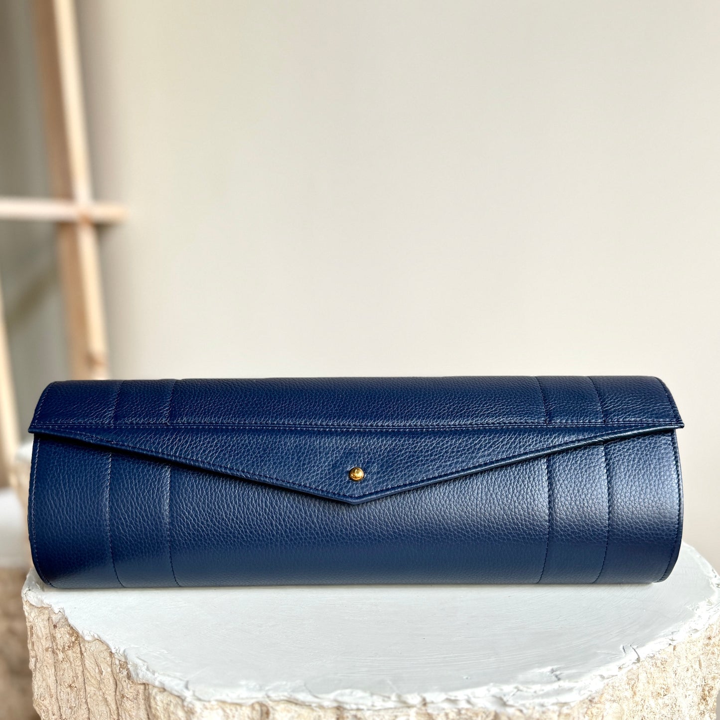 The Artifact clutch