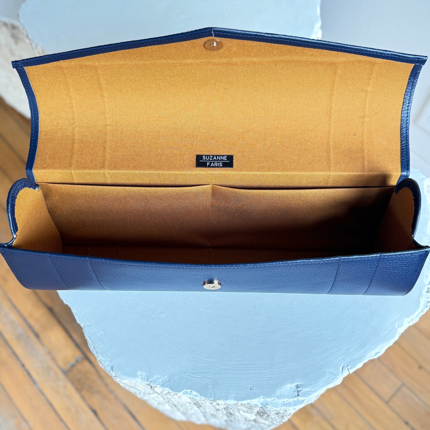 The Artifact clutch