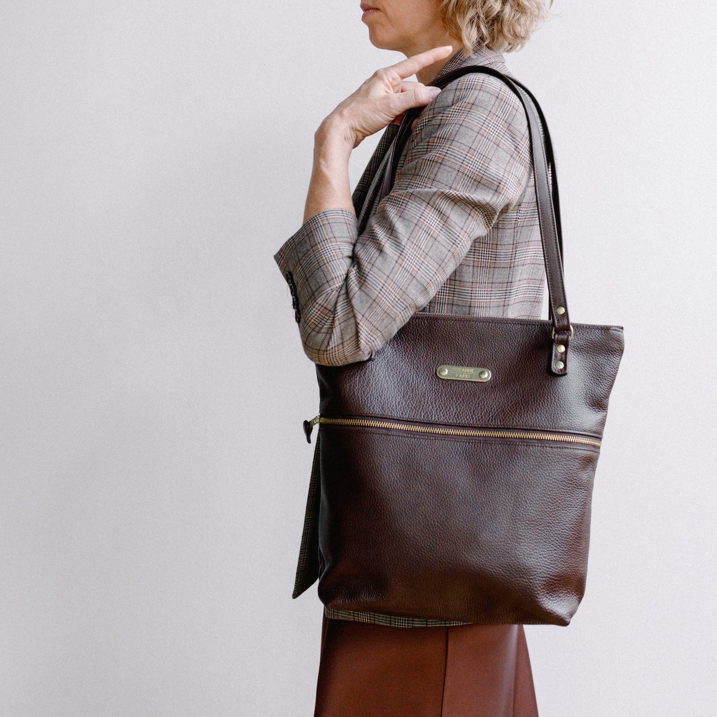 Luxury leather shoulder bag